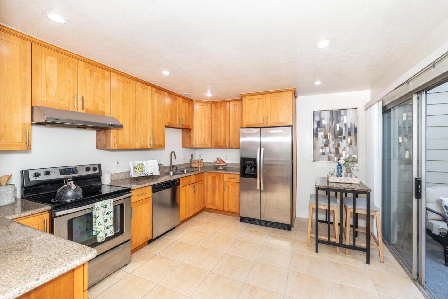 Detail Gallery Image 12 of 43 For 339 Catamaran St, Foster City,  CA 94404 - 3 Beds | 2/1 Baths