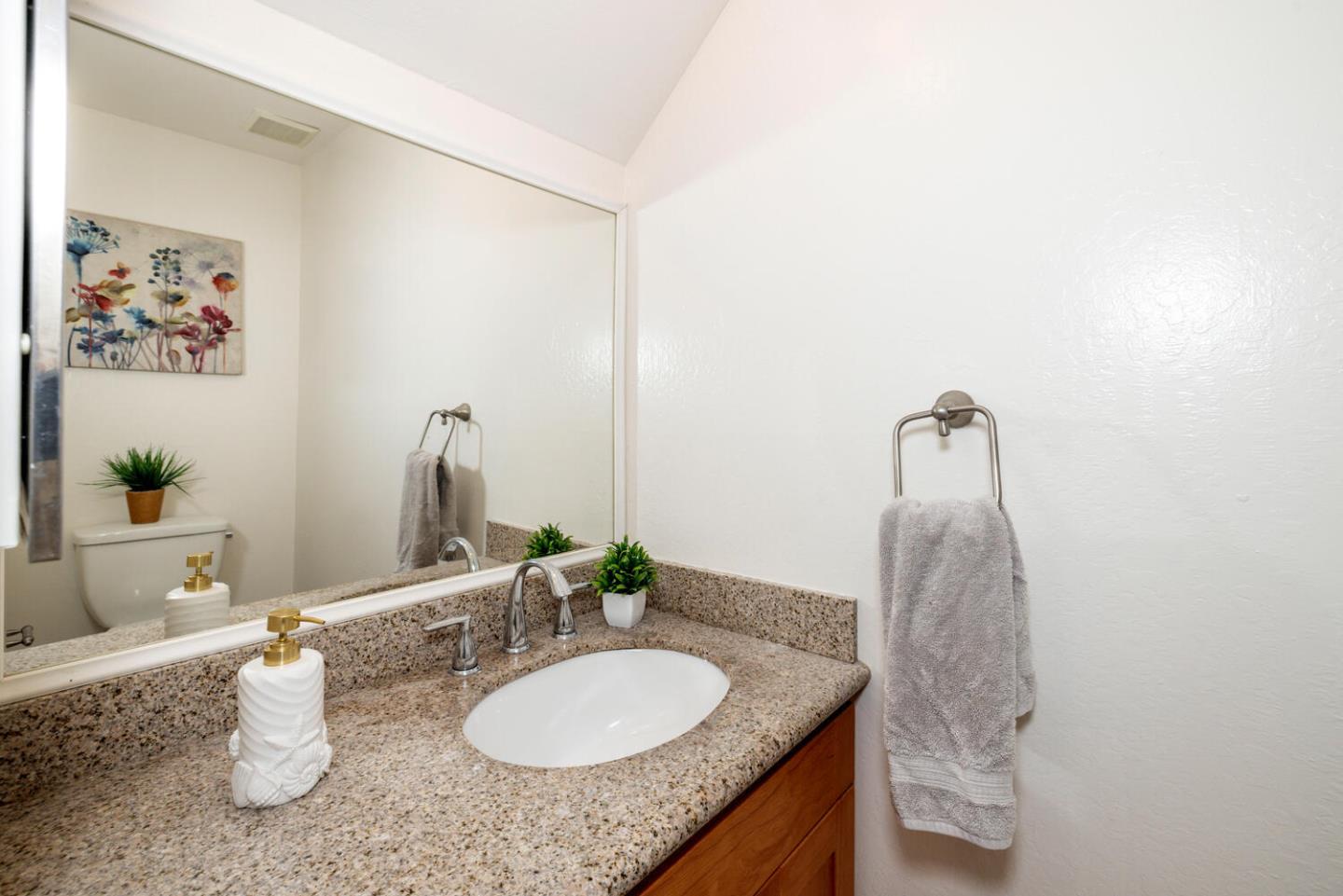 Detail Gallery Image 16 of 43 For 339 Catamaran St, Foster City,  CA 94404 - 3 Beds | 2/1 Baths