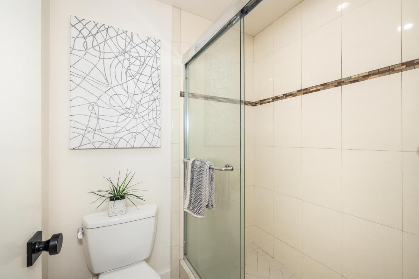 Detail Gallery Image 20 of 43 For 339 Catamaran St, Foster City,  CA 94404 - 3 Beds | 2/1 Baths