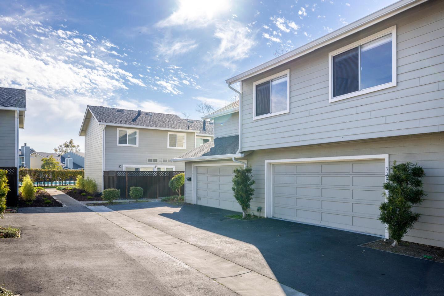 Detail Gallery Image 4 of 43 For 339 Catamaran St, Foster City,  CA 94404 - 3 Beds | 2/1 Baths