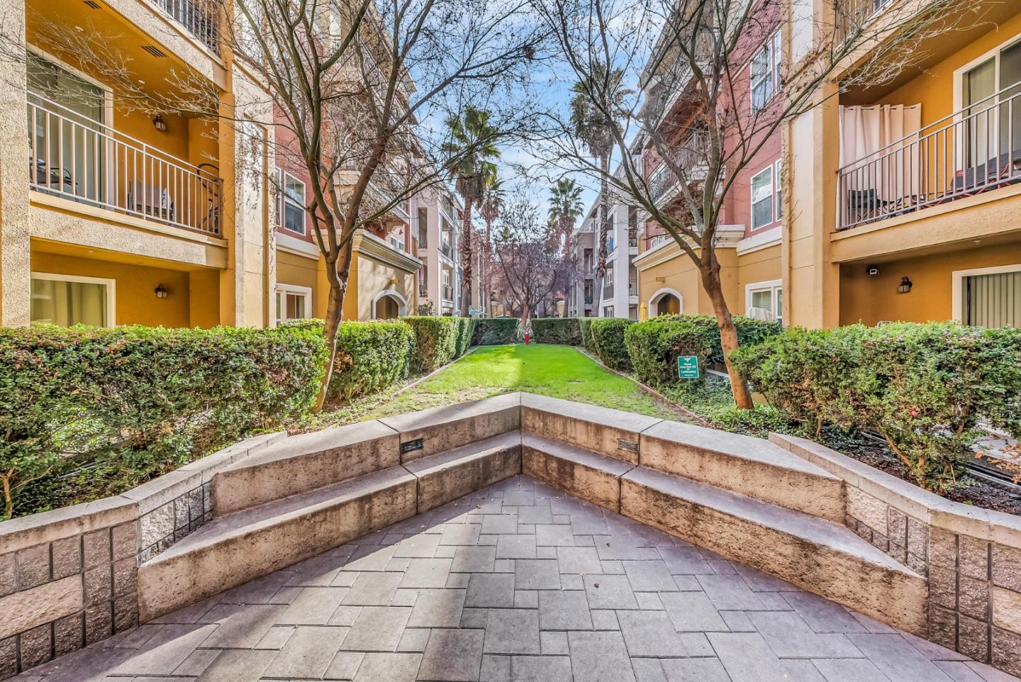 Detail Gallery Image 2 of 45 For 809 Auzerais Ave #321,  San Jose,  CA 95126 - 2 Beds | 2 Baths