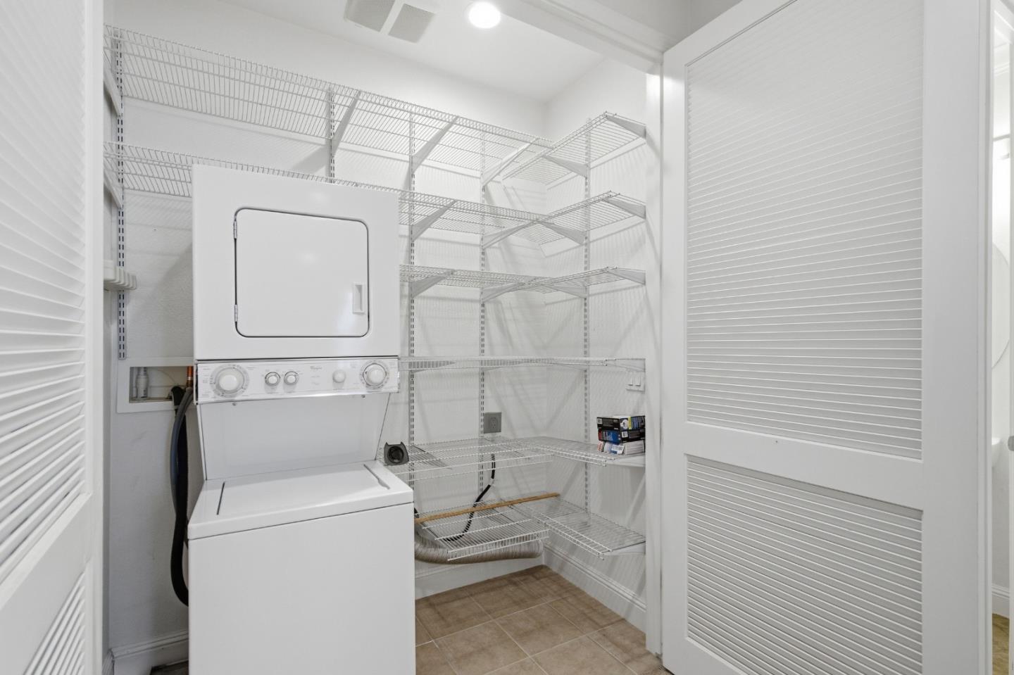 Detail Gallery Image 27 of 41 For 631 True Wind Way #216,  Redwood City,  CA 94063 - 2 Beds | 2/1 Baths