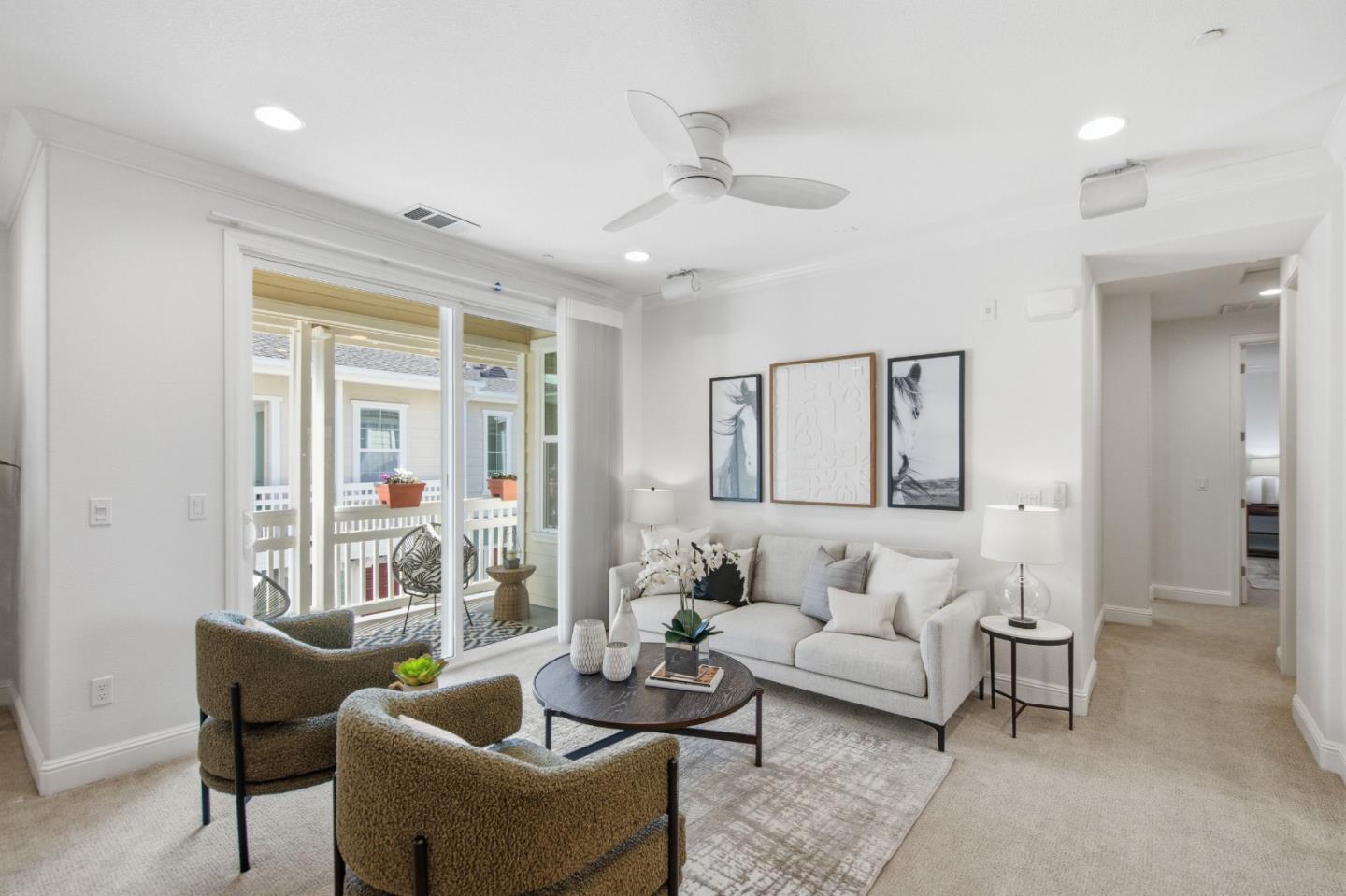 Detail Gallery Image 3 of 41 For 631 True Wind Way #216,  Redwood City,  CA 94063 - 2 Beds | 2/1 Baths