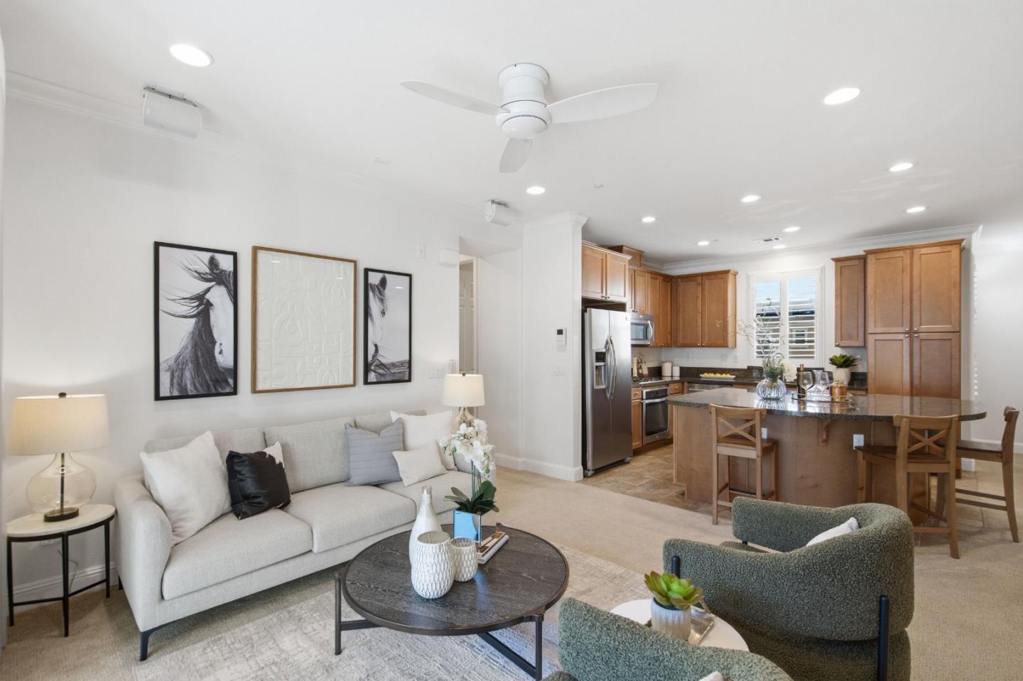 Detail Gallery Image 4 of 41 For 631 True Wind Way #216,  Redwood City,  CA 94063 - 2 Beds | 2/1 Baths