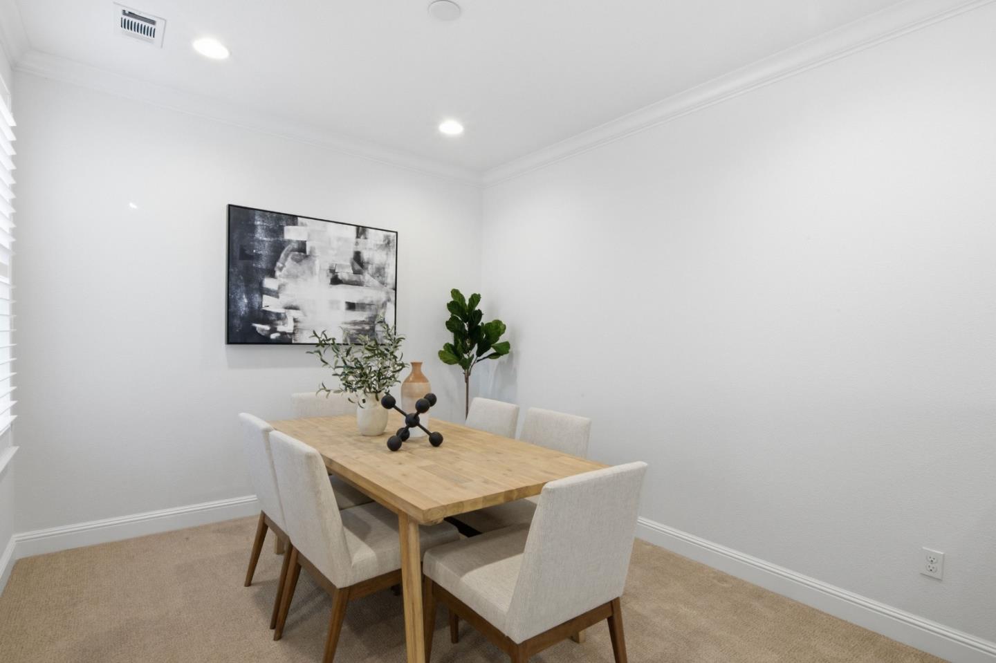 Detail Gallery Image 6 of 41 For 631 True Wind Way #216,  Redwood City,  CA 94063 - 2 Beds | 2/1 Baths