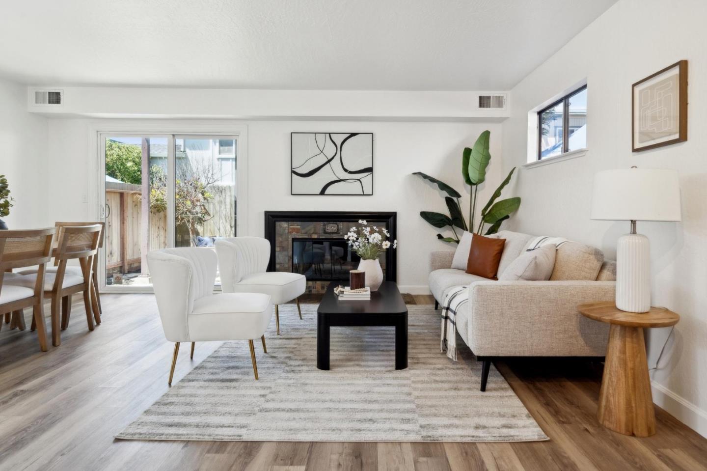 Detail Gallery Image 3 of 23 For 77 Montecito Ave, Pacifica,  CA 94044 - 2 Beds | 1/1 Baths