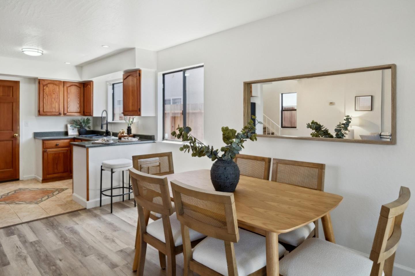 Detail Gallery Image 6 of 23 For 77 Montecito Ave, Pacifica,  CA 94044 - 2 Beds | 1/1 Baths