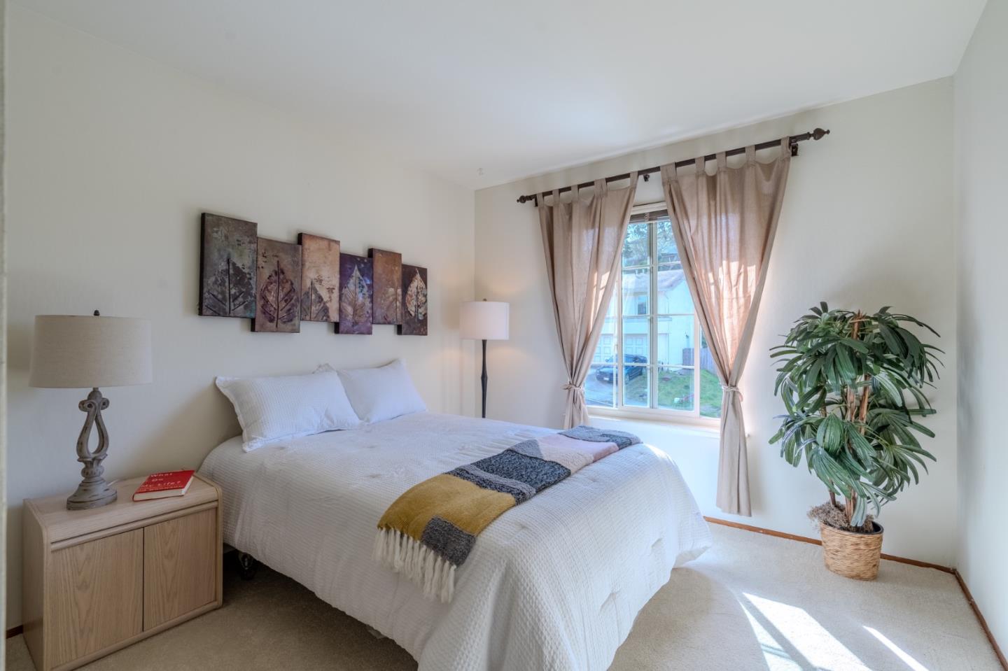 Detail Gallery Image 16 of 39 For 810 Saint Lawrence Dr, Pacifica,  CA 94044 - 3 Beds | 2 Baths