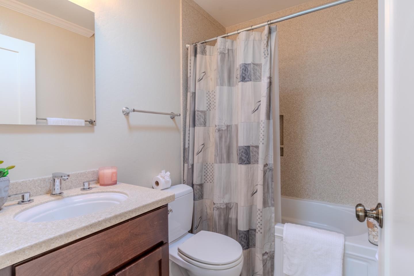 Detail Gallery Image 18 of 39 For 810 Saint Lawrence Dr, Pacifica,  CA 94044 - 3 Beds | 2 Baths