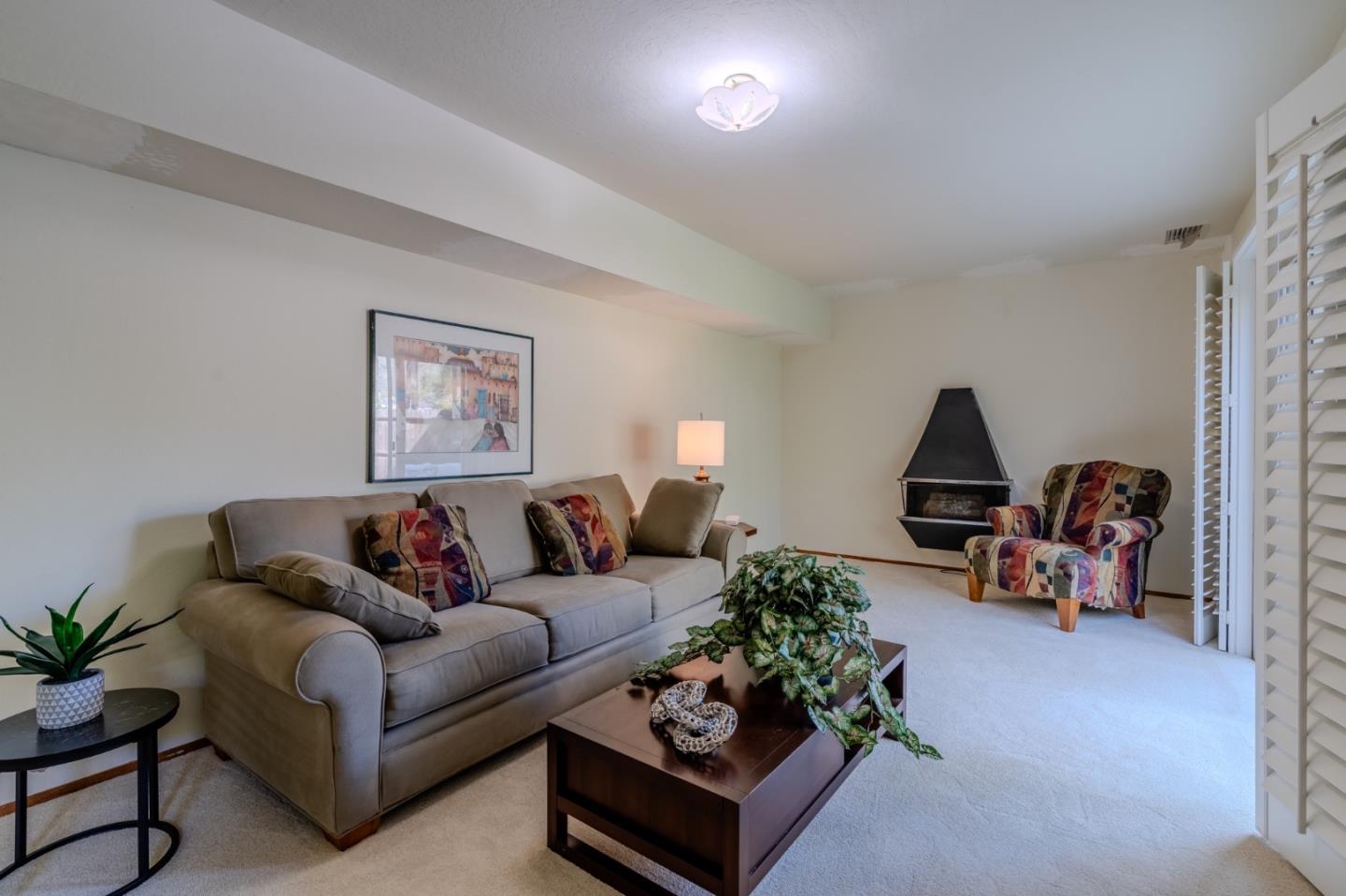 Detail Gallery Image 26 of 39 For 810 Saint Lawrence Dr, Pacifica,  CA 94044 - 3 Beds | 2 Baths