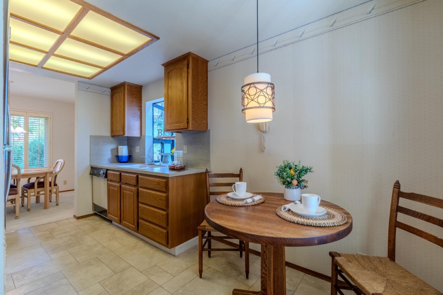 Detail Gallery Image 7 of 39 For 810 Saint Lawrence Dr, Pacifica,  CA 94044 - 3 Beds | 2 Baths