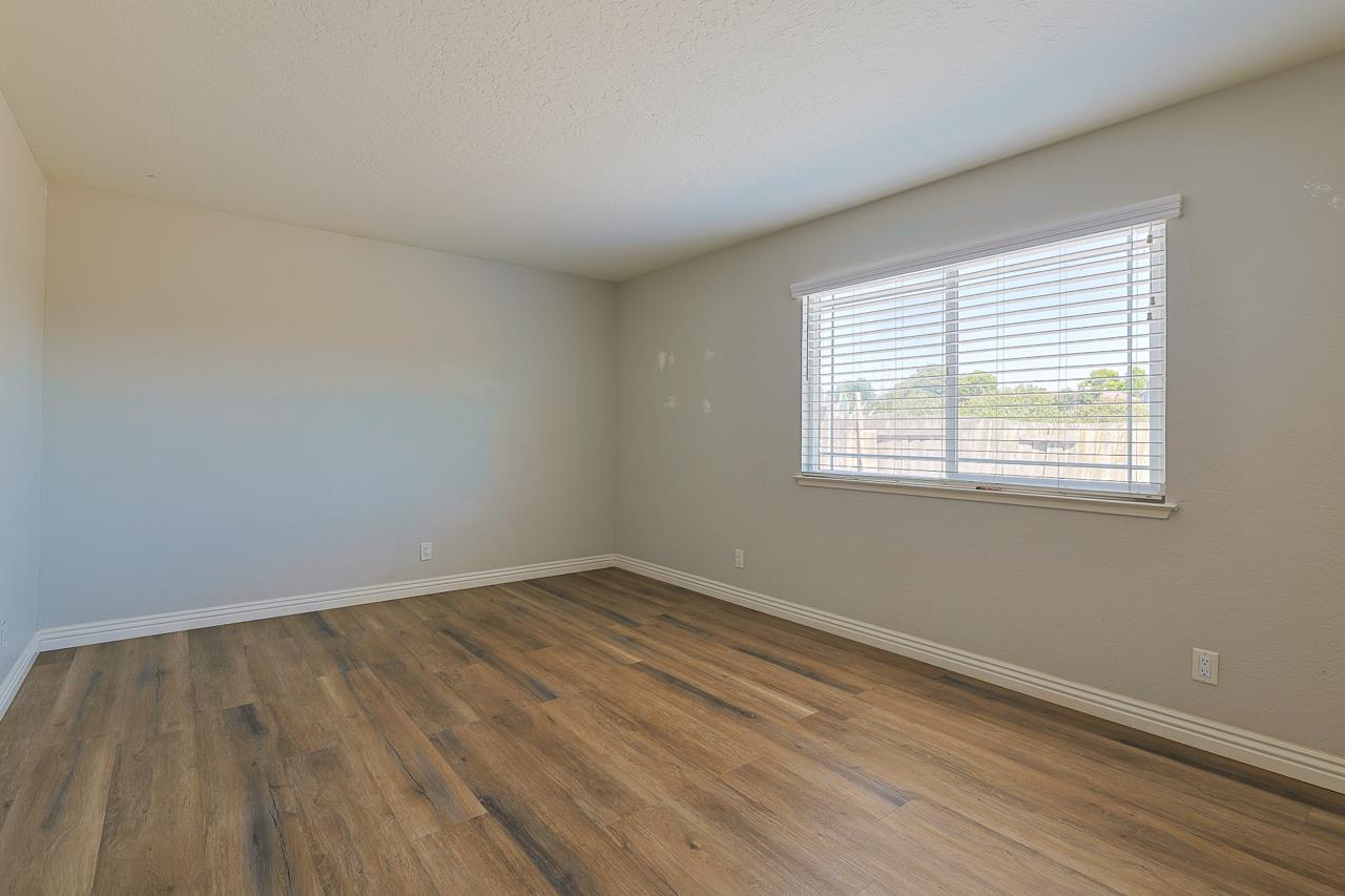 Detail Gallery Image 6 of 11 For 544 Saint George, Salinas,  CA 93905 - 3 Beds | 2 Baths