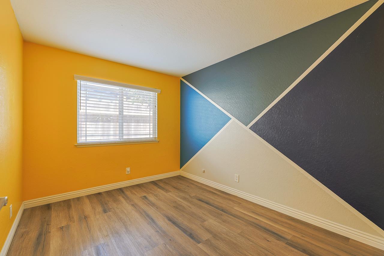 Detail Gallery Image 7 of 11 For 544 Saint George, Salinas,  CA 93905 - 3 Beds | 2 Baths