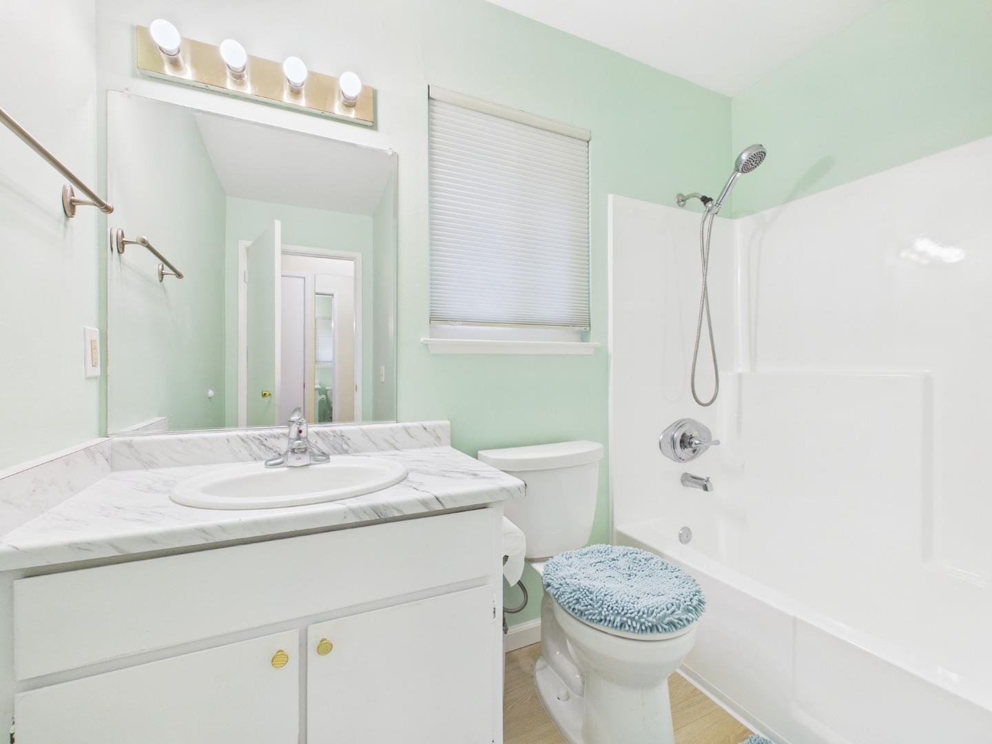 Detail Gallery Image 10 of 15 For 3158 Eucalyptus St #22,  Marina,  CA 93933 - 2 Beds | 1 Baths