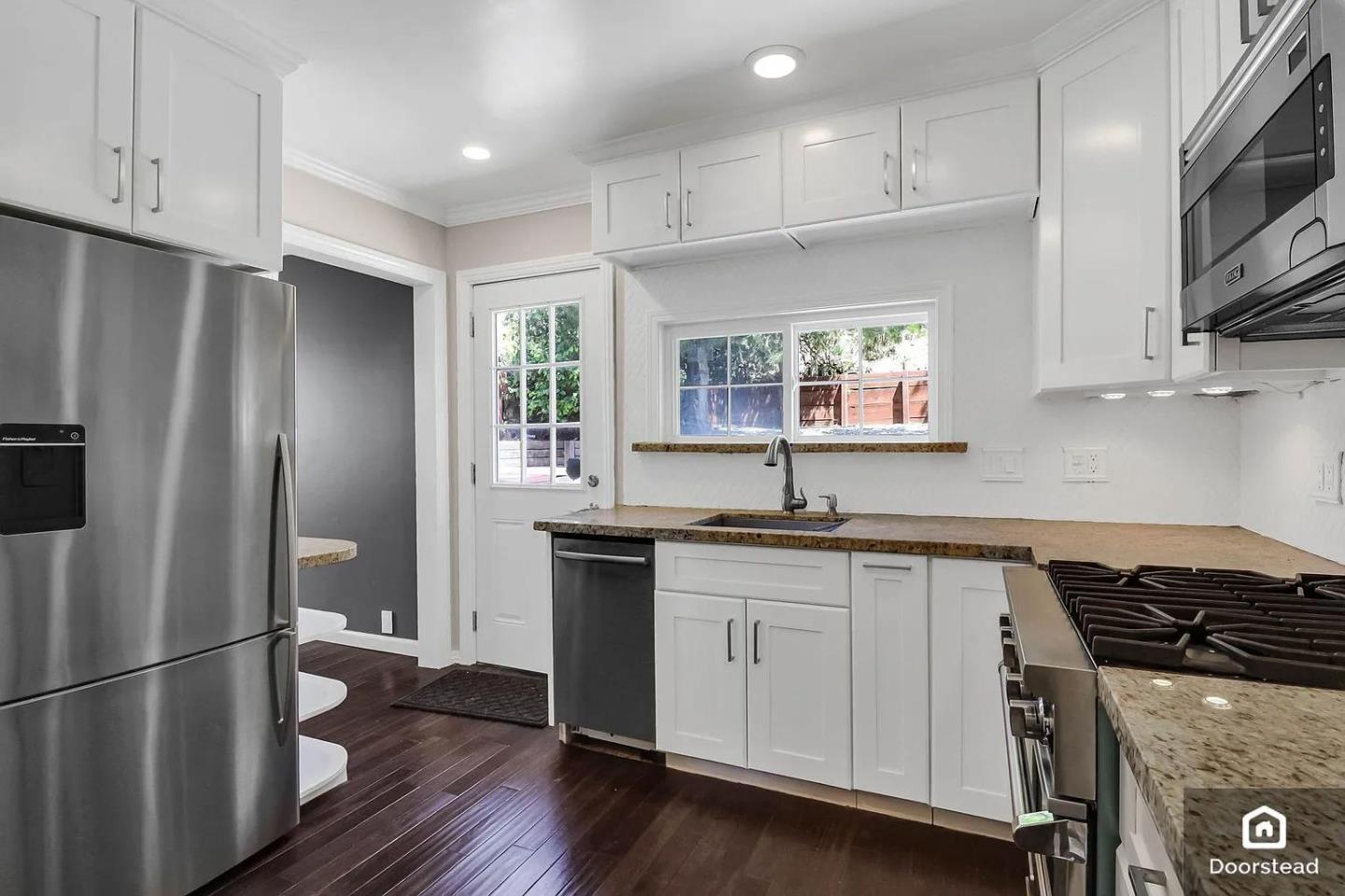 Detail Gallery Image 3 of 33 For 113 Alvarado St, Brisbane,  CA 94005 - 2 Beds | 2 Baths