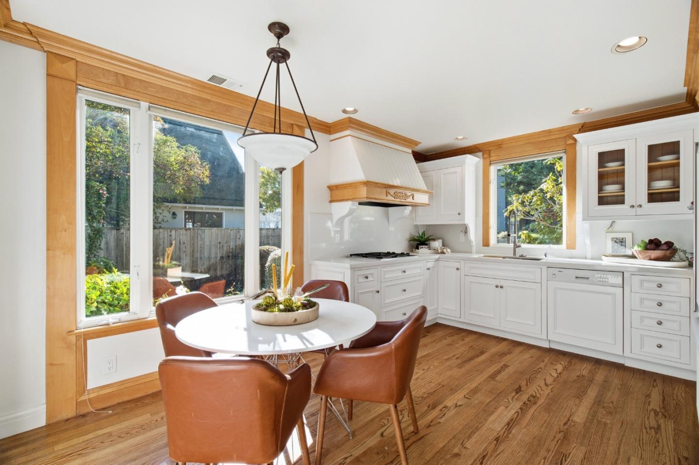 Detail Gallery Image 11 of 46 For 1604 Coronado Way, Burlingame,  CA 94010 - 3 Beds | 1/1 Baths