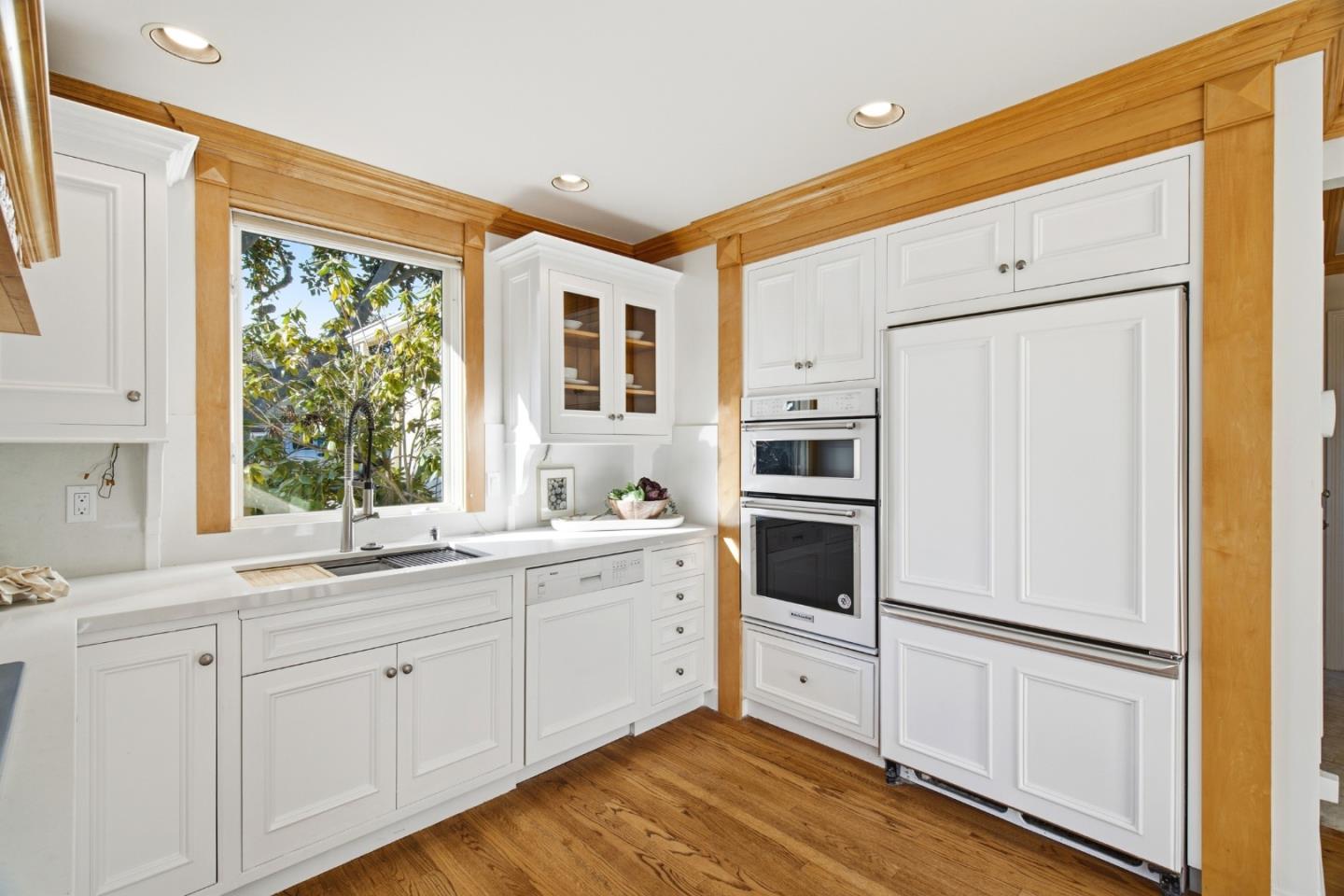Detail Gallery Image 14 of 46 For 1604 Coronado Way, Burlingame,  CA 94010 - 3 Beds | 1/1 Baths