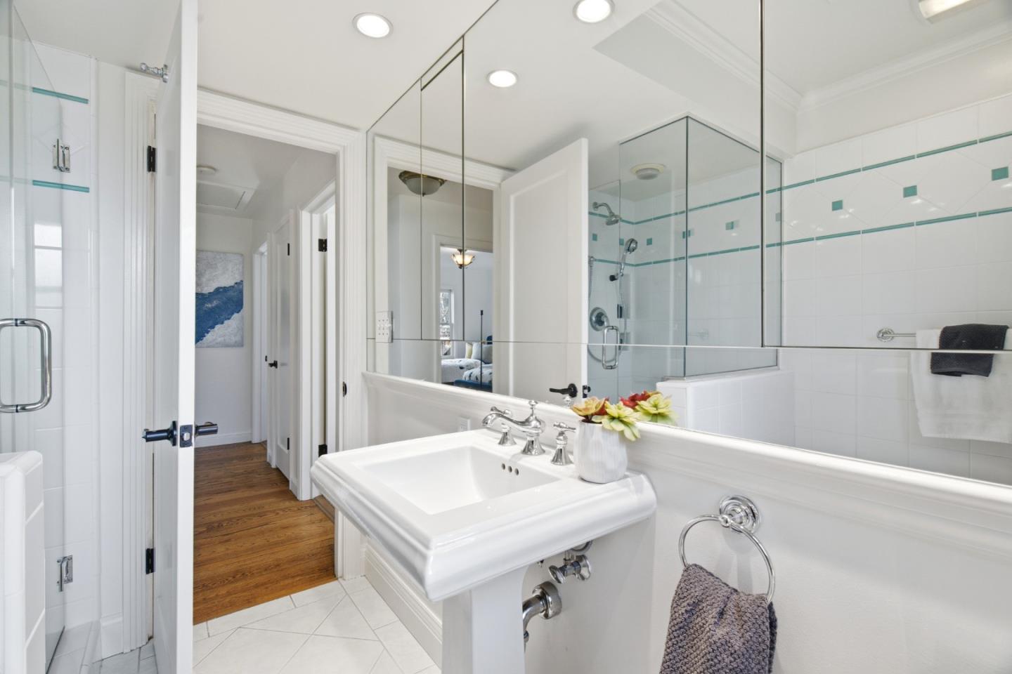 Detail Gallery Image 22 of 46 For 1604 Coronado Way, Burlingame,  CA 94010 - 3 Beds | 1/1 Baths