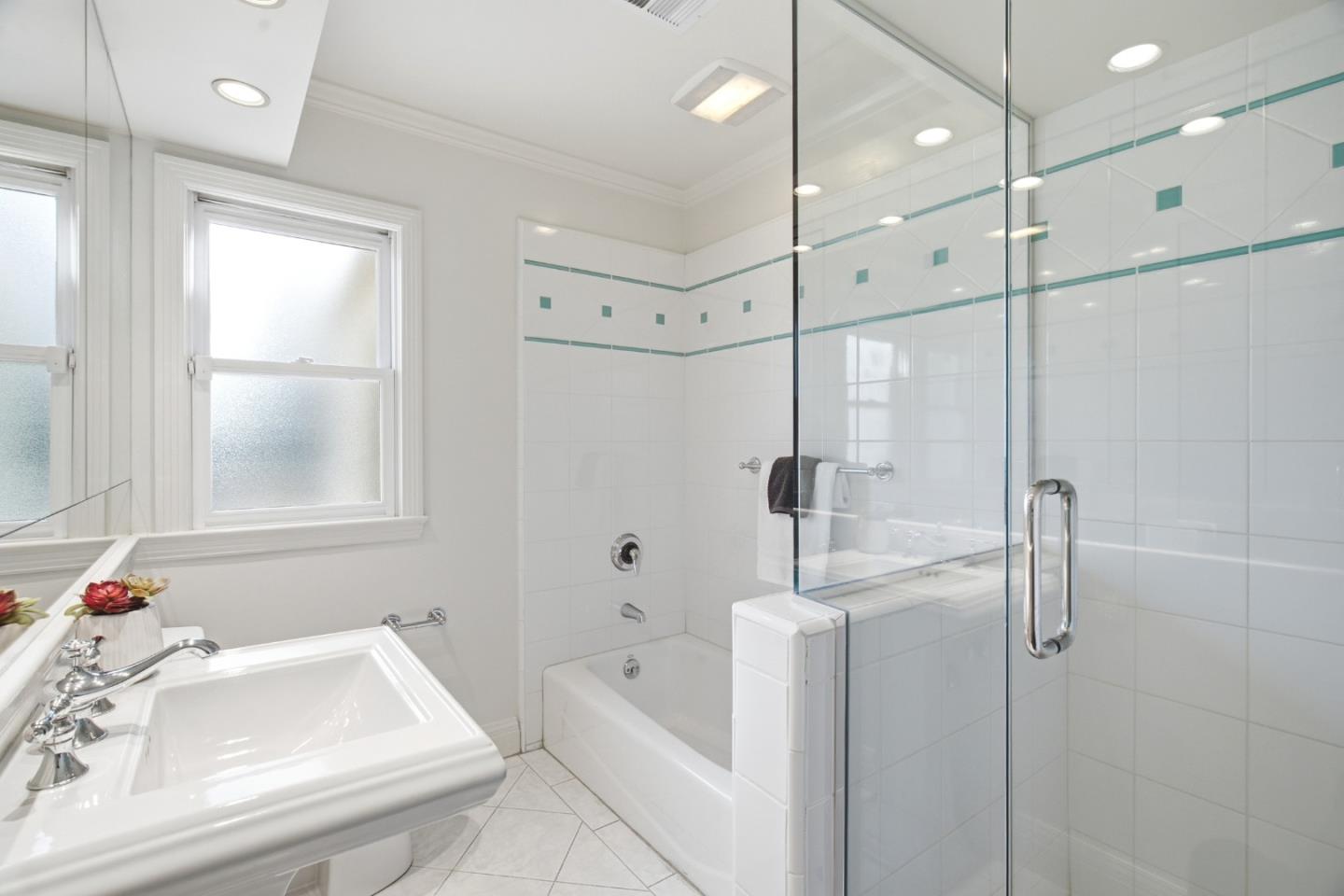 Detail Gallery Image 24 of 46 For 1604 Coronado Way, Burlingame,  CA 94010 - 3 Beds | 1/1 Baths