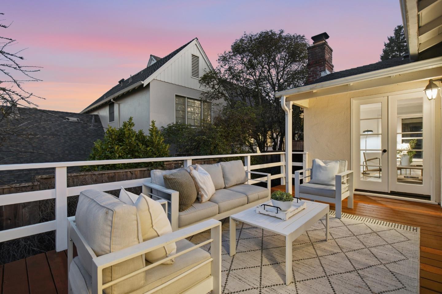 Detail Gallery Image 29 of 46 For 1604 Coronado Way, Burlingame,  CA 94010 - 3 Beds | 1/1 Baths