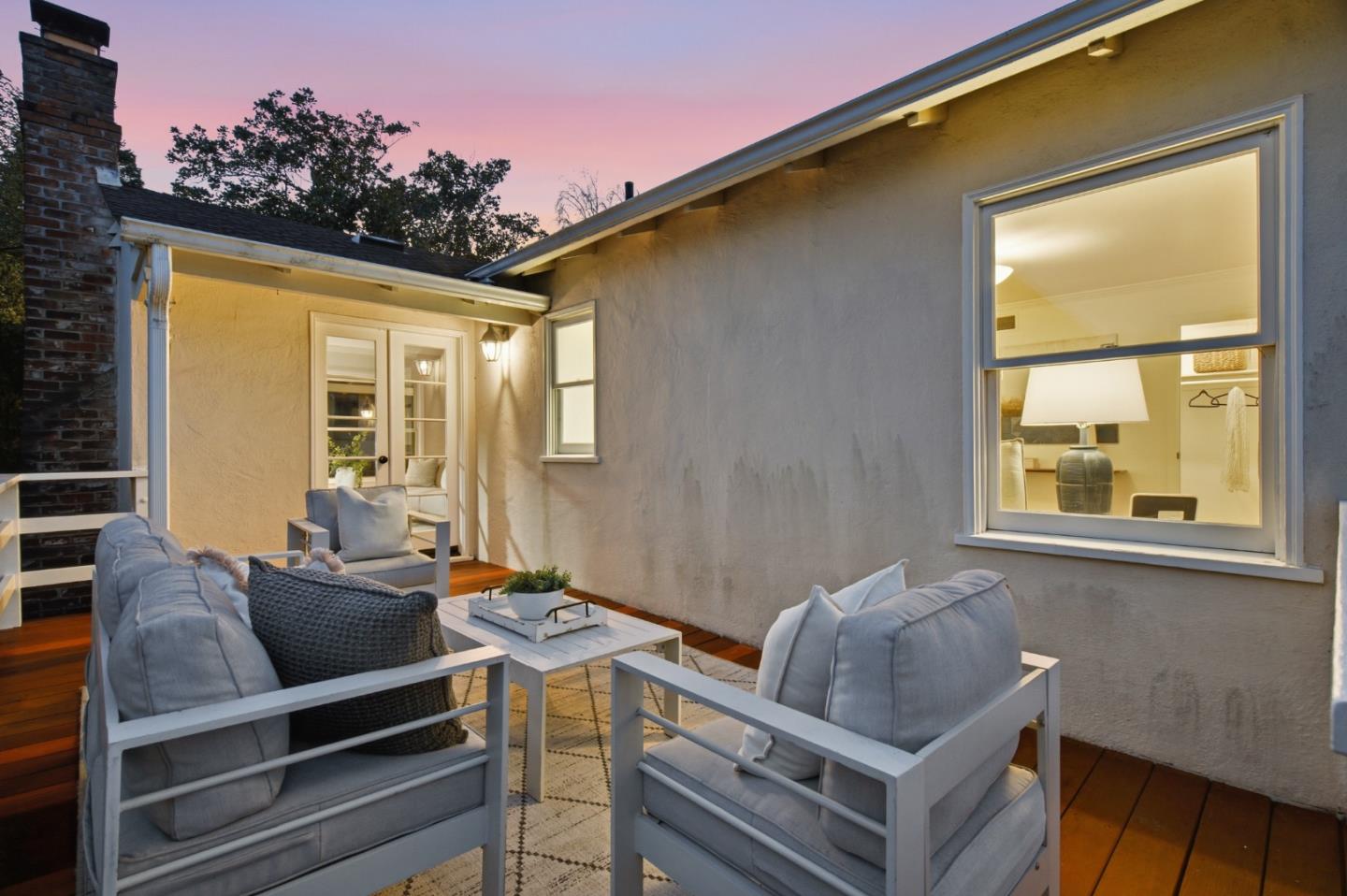 Detail Gallery Image 30 of 46 For 1604 Coronado Way, Burlingame,  CA 94010 - 3 Beds | 1/1 Baths