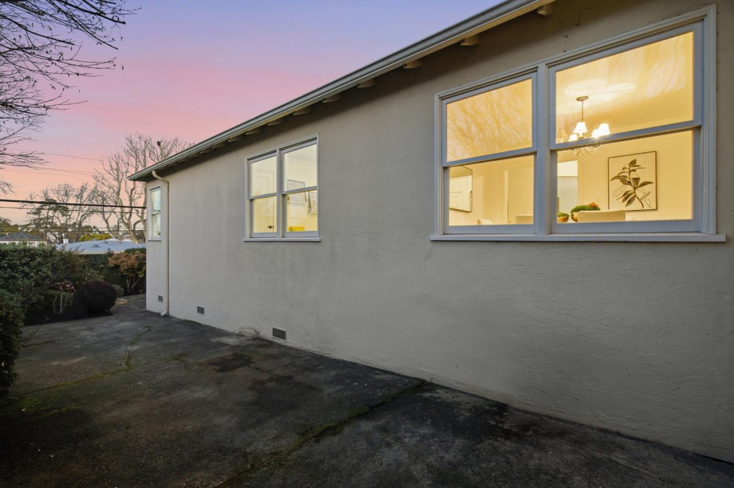 Detail Gallery Image 40 of 46 For 1604 Coronado Way, Burlingame,  CA 94010 - 3 Beds | 1/1 Baths