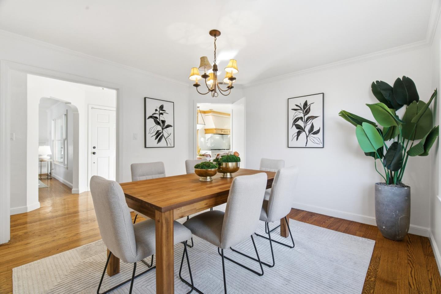 Detail Gallery Image 8 of 46 For 1604 Coronado Way, Burlingame,  CA 94010 - 3 Beds | 1/1 Baths