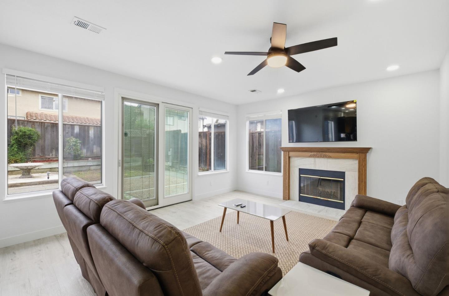 Detail Gallery Image 10 of 29 For 15 Cheswick Cir, Salinas,  CA 93906 - 5 Beds | 3 Baths