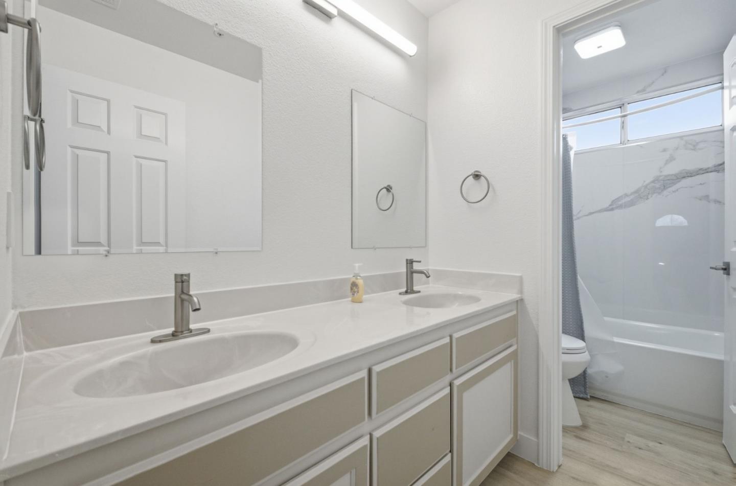 Detail Gallery Image 18 of 29 For 15 Cheswick Cir, Salinas,  CA 93906 - 5 Beds | 3 Baths