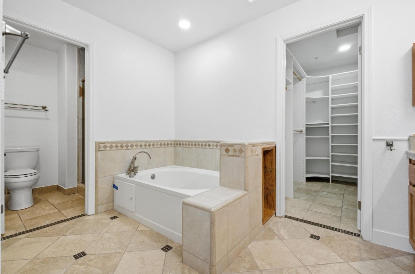 Detail Gallery Image 21 of 29 For 15 Cheswick Cir, Salinas,  CA 93906 - 5 Beds | 3 Baths