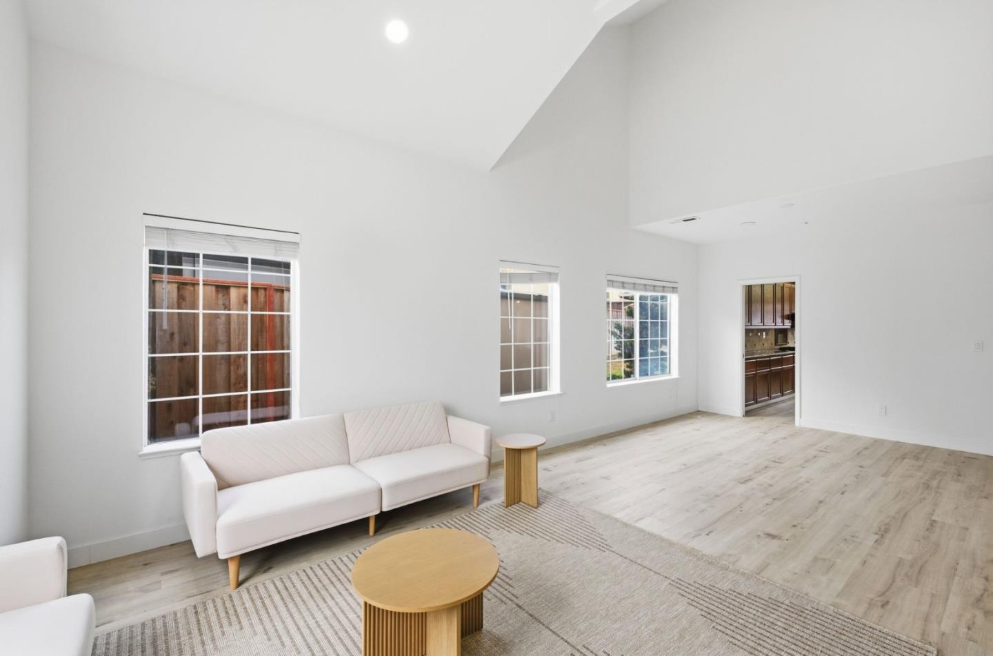 Detail Gallery Image 4 of 29 For 15 Cheswick Cir, Salinas,  CA 93906 - 5 Beds | 3 Baths