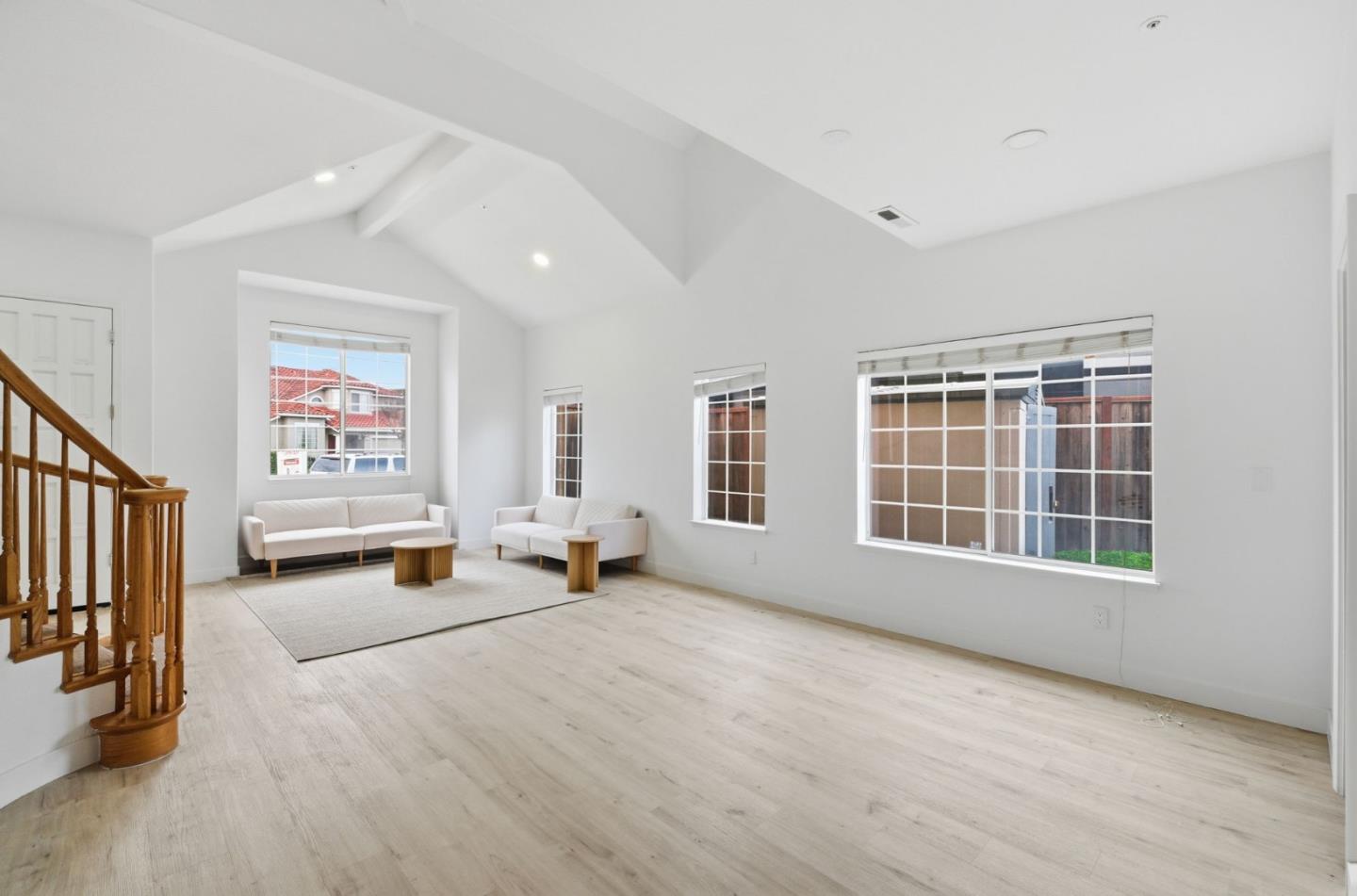 Detail Gallery Image 7 of 29 For 15 Cheswick Cir, Salinas,  CA 93906 - 5 Beds | 3 Baths