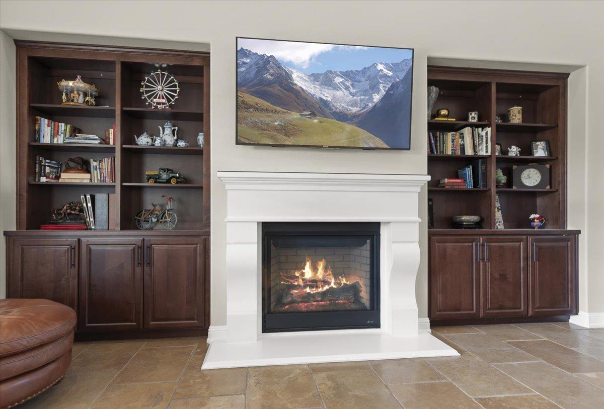 Detail Gallery Image 2 of 38 For 18243 Solano Pl, Morgan Hill,  CA 95037 - 3 Beds | 3 Baths