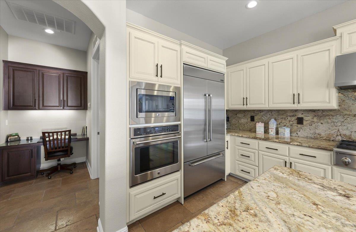 Detail Gallery Image 21 of 38 For 18243 Solano Pl, Morgan Hill,  CA 95037 - 3 Beds | 3 Baths