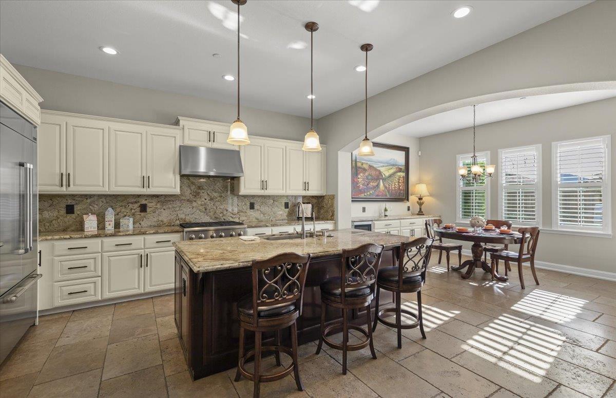 Detail Gallery Image 3 of 38 For 18243 Solano Pl, Morgan Hill,  CA 95037 - 3 Beds | 3 Baths