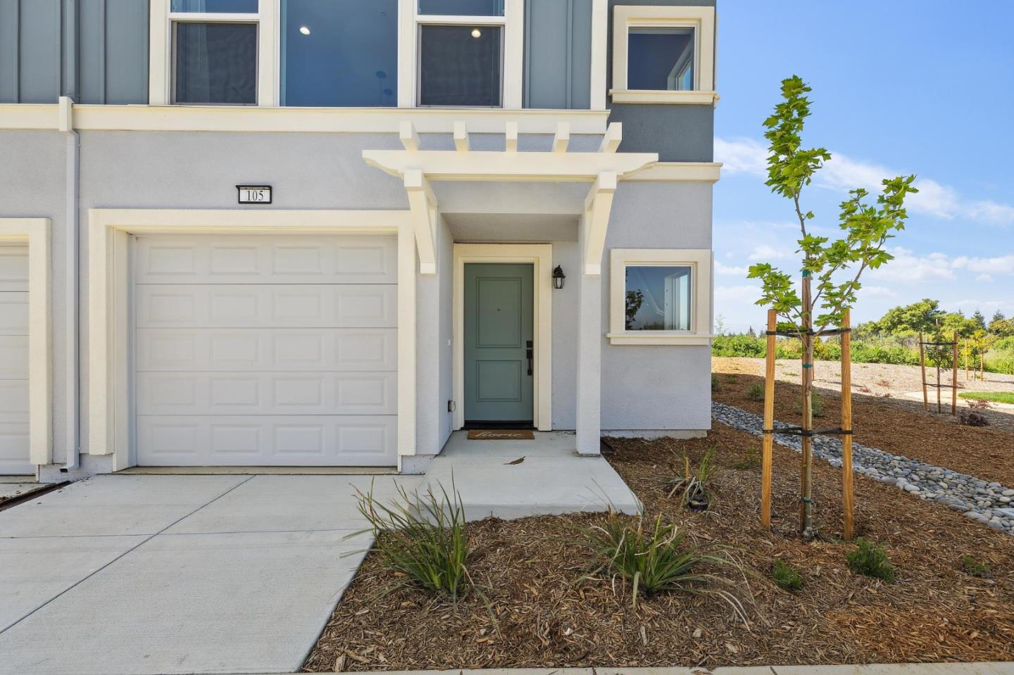 Detail Gallery Image 3 of 31 For 117 Skyline Vista Way, Watsonville,  CA 95076 - 3 Beds | 3/1 Baths