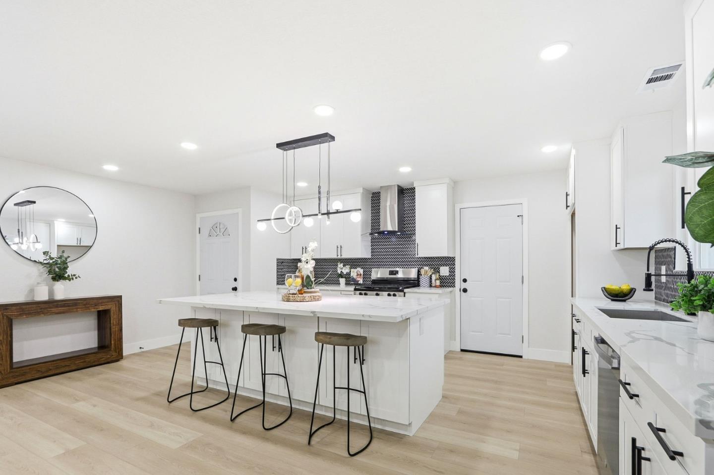 Detail Gallery Image 3 of 39 For 817 Baird Ave, Santa Clara,  CA 95054 - 3 Beds | 2 Baths