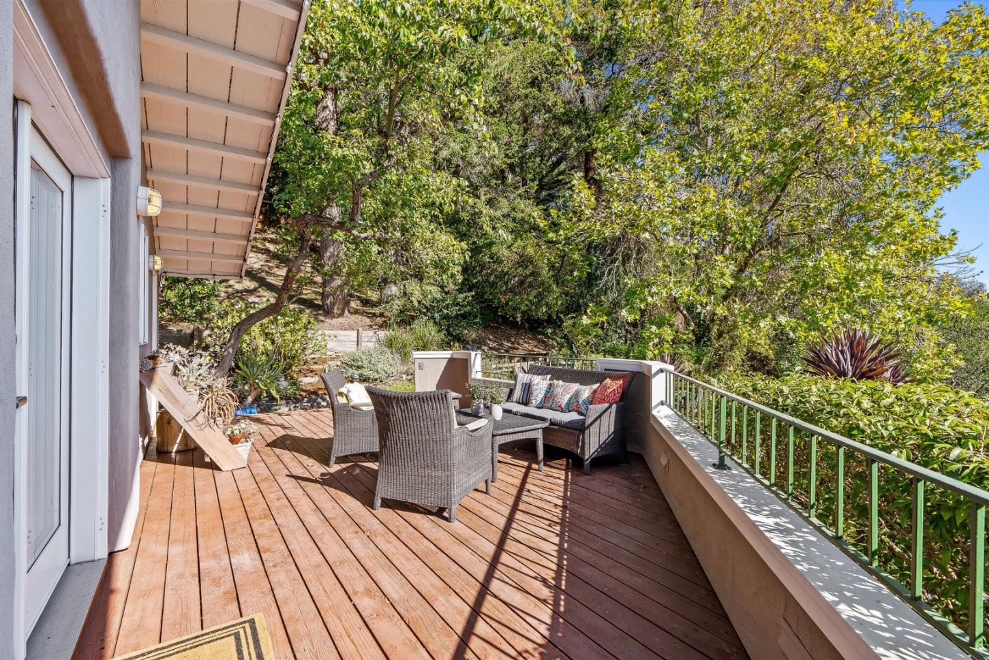 Detail Gallery Image 11 of 58 For 2222 Ocean Street Ext, Santa Cruz,  CA 95060 - 4 Beds | 3 Baths