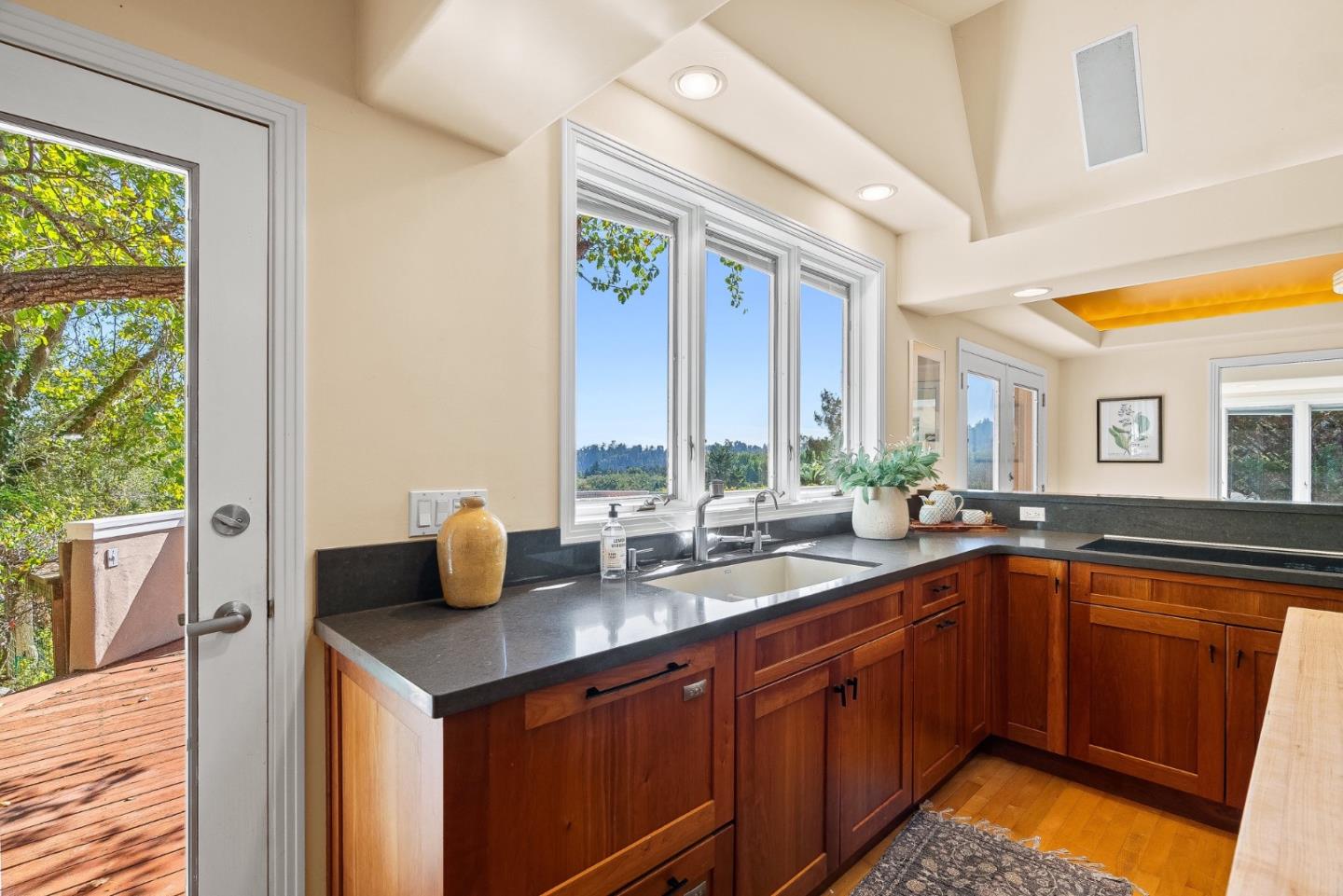 Detail Gallery Image 4 of 58 For 2222 Ocean Street Ext, Santa Cruz,  CA 95060 - 4 Beds | 3 Baths