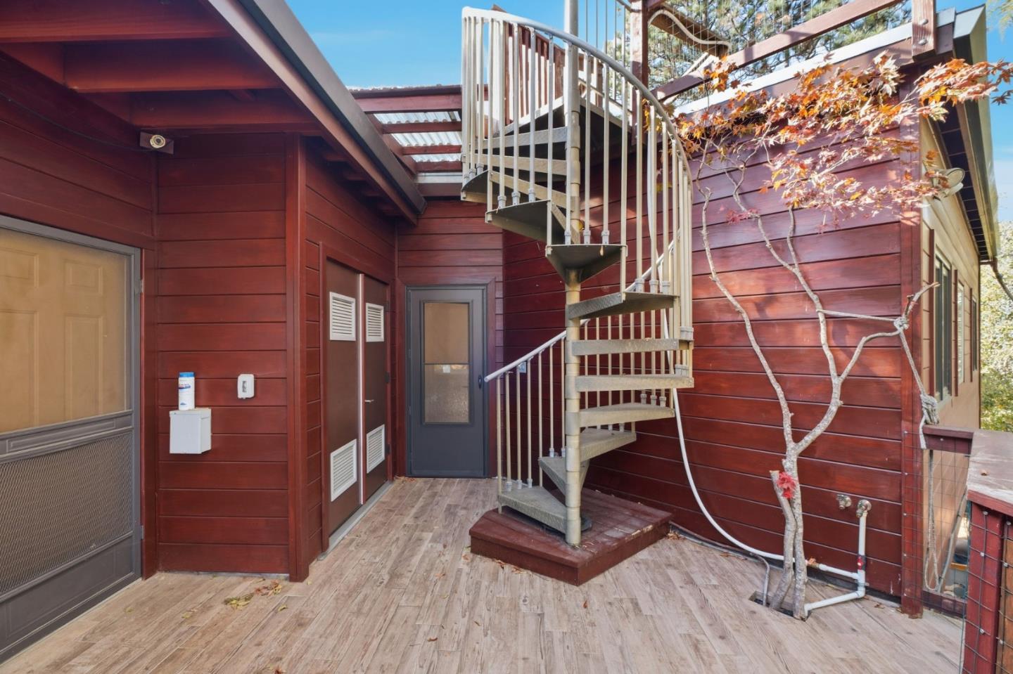 Detail Gallery Image 21 of 40 For 711 W California Way, Redwood City,  CA 94062 - 3 Beds | 3/1 Baths