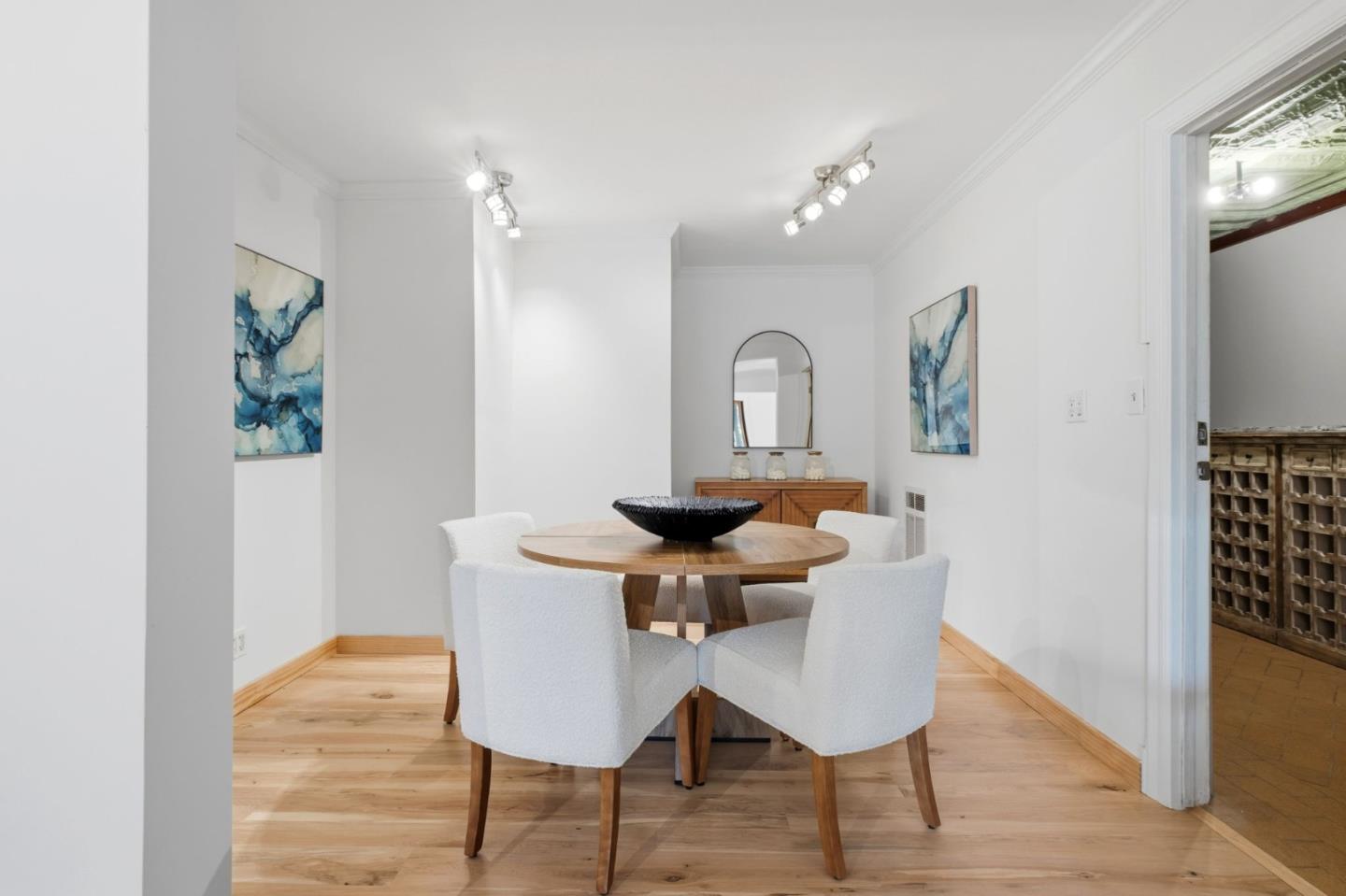 Detail Gallery Image 29 of 40 For 711 W California Way, Redwood City,  CA 94062 - 3 Beds | 3/1 Baths