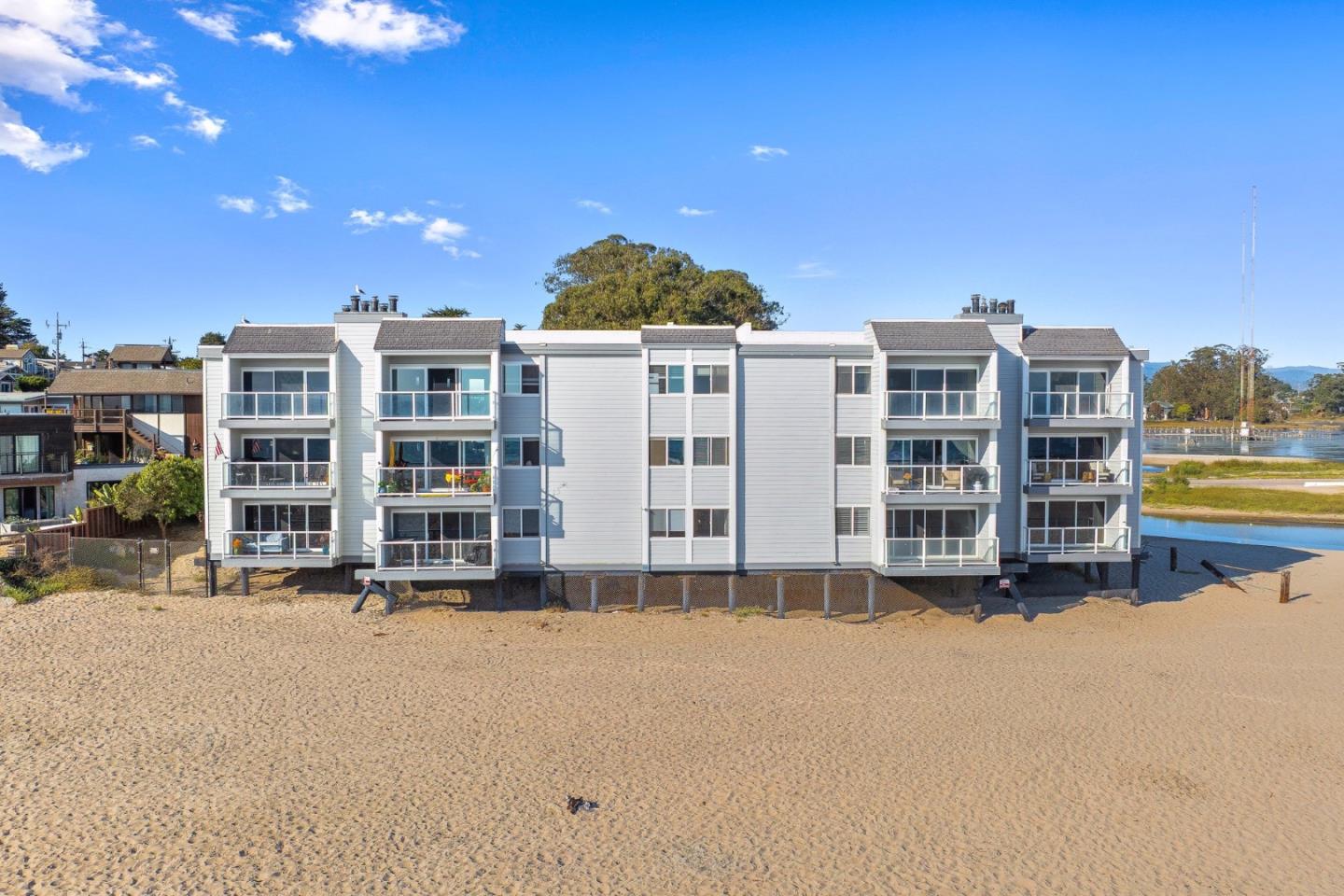 Detail Gallery Image 31 of 37 For 22130 E Cliff Dr 2a,  Santa Cruz,  CA 95062 - 2 Beds | 2 Baths