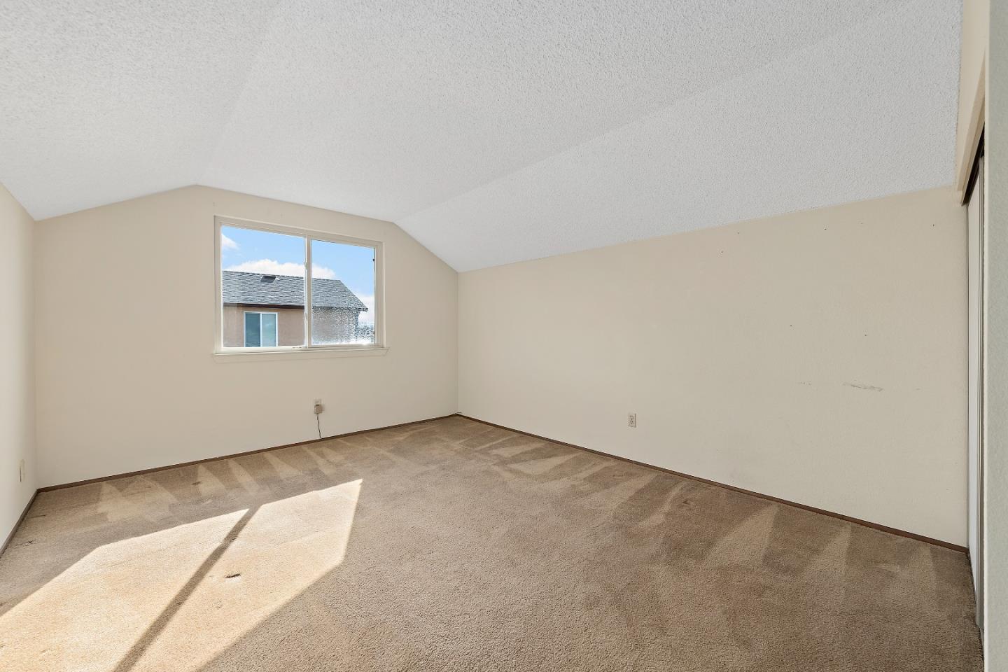 Detail Gallery Image 16 of 32 For 1519 Hawser Ln, Half Moon Bay,  CA 94019 - 4 Beds | 2 Baths