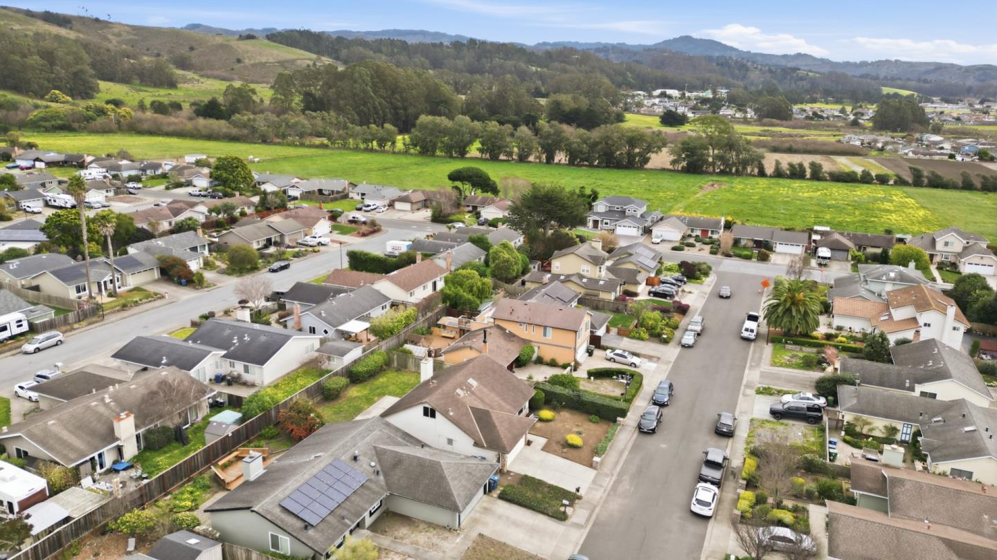 Detail Gallery Image 29 of 32 For 1519 Hawser Ln, Half Moon Bay,  CA 94019 - 4 Beds | 2 Baths