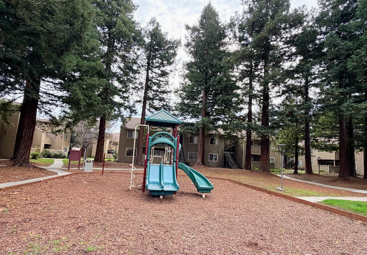 Detail Gallery Image 23 of 24 For 3230 Red Cedar Ter, Fremont,  CA 94536 - 2 Beds | 1 Baths