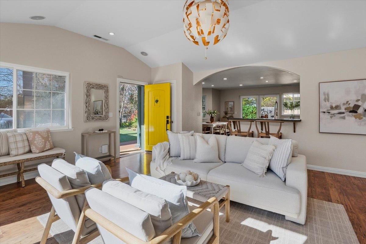 Detail Gallery Image 17 of 55 For 980 30th Ave, Santa Cruz,  CA 95062 - 4 Beds | 2 Baths