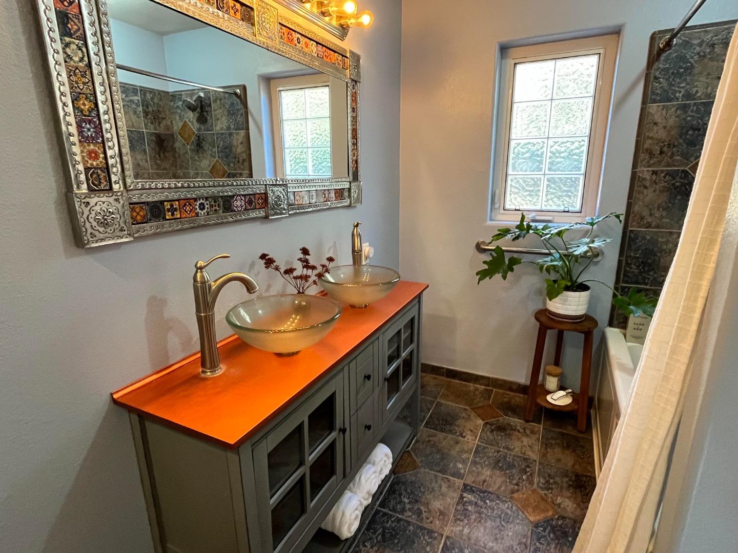 Detail Gallery Image 28 of 55 For 980 30th Ave, Santa Cruz,  CA 95062 - 4 Beds | 2 Baths