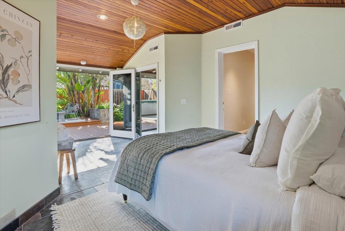 Detail Gallery Image 32 of 55 For 980 30th Ave, Santa Cruz,  CA 95062 - 4 Beds | 2 Baths