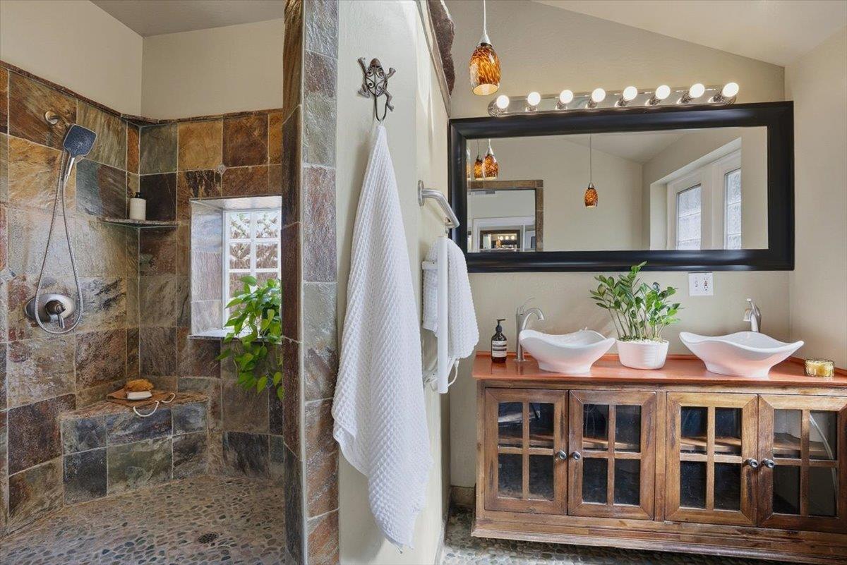 Detail Gallery Image 33 of 55 For 980 30th Ave, Santa Cruz,  CA 95062 - 4 Beds | 2 Baths