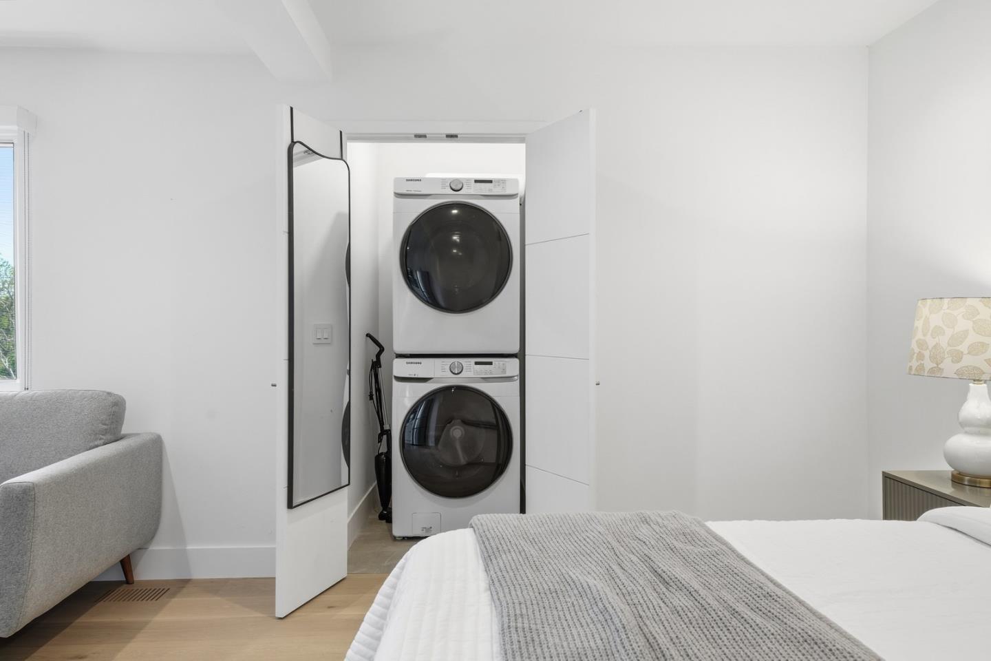 Detail Gallery Image 5 of 7 For 95 Lerida Ct #B,  Portola Valley,  CA 94028 - 1 Beds | 1 Baths